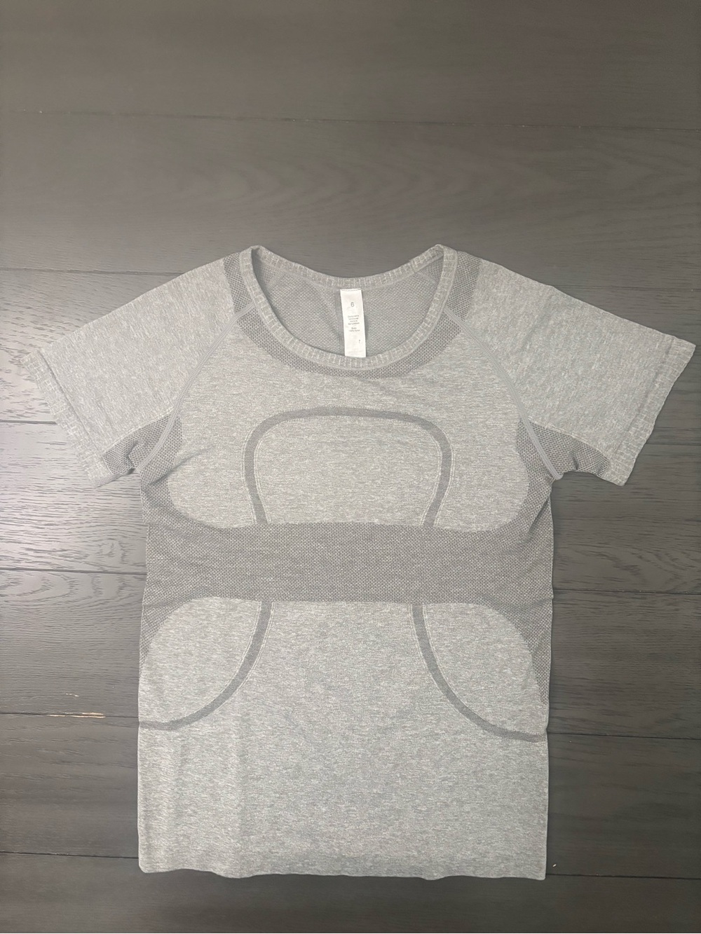 Lululemon Women’s Grey Run Swiftly Tech Short Sleeve Shirt Size 6